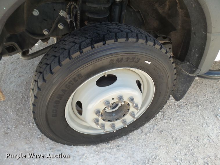 image for item FL9393 2017 Ford F550 Super Duty flatbed