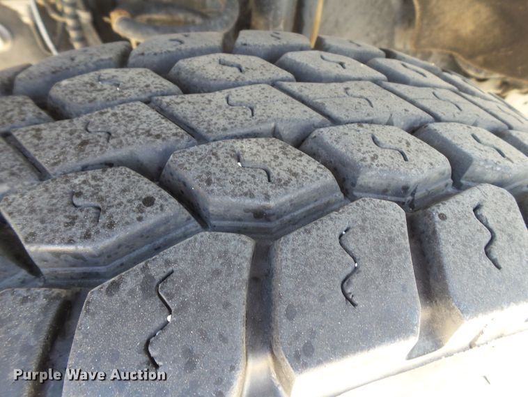 image for item FL9393 2017 Ford F550 Super Duty flatbed