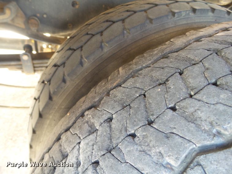 image for item FL9393 2017 Ford F550 Super Duty flatbed