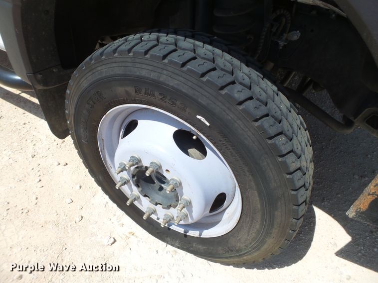 image for item FL9393 2017 Ford F550 Super Duty flatbed