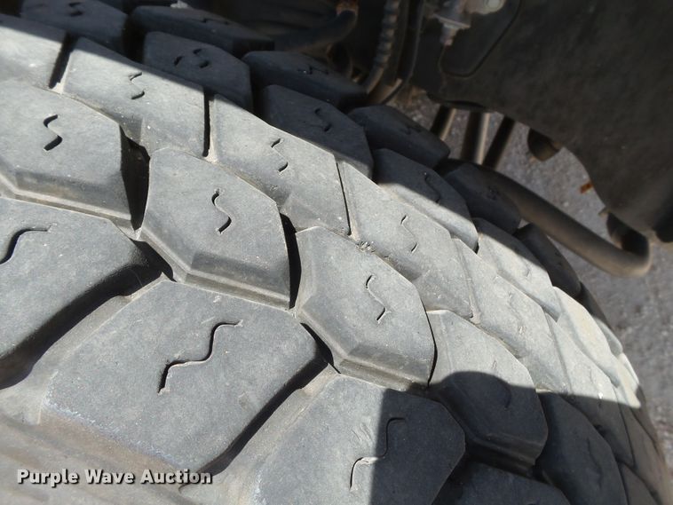 image for item FL9393 2017 Ford F550 Super Duty flatbed