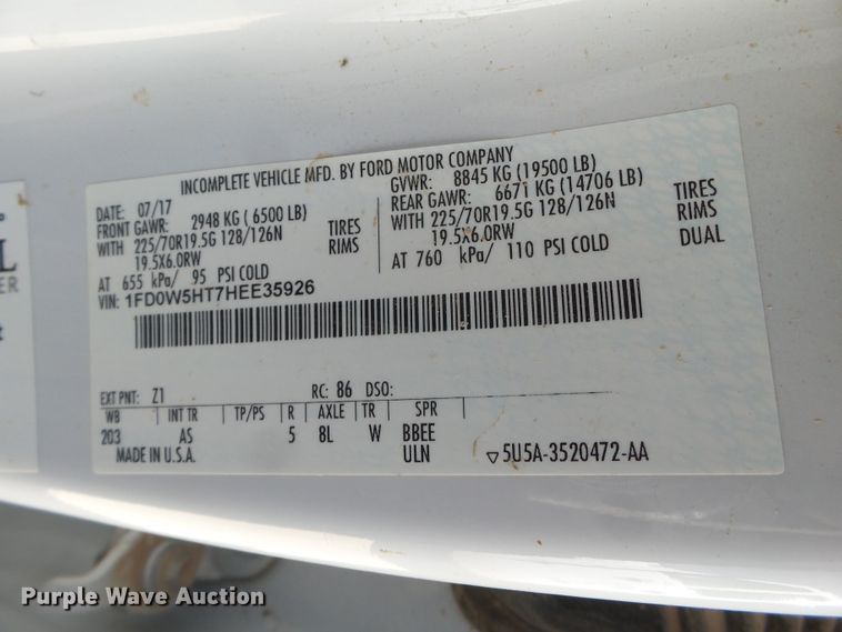 image for item FL9393 2017 Ford F550 Super Duty flatbed