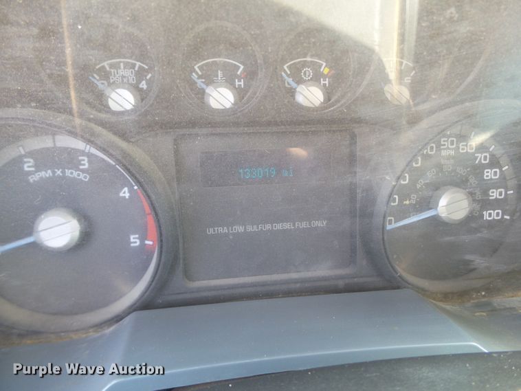 image for item FL9394 2014 Ford F550 Super Duty Crew Cab flatbed truck