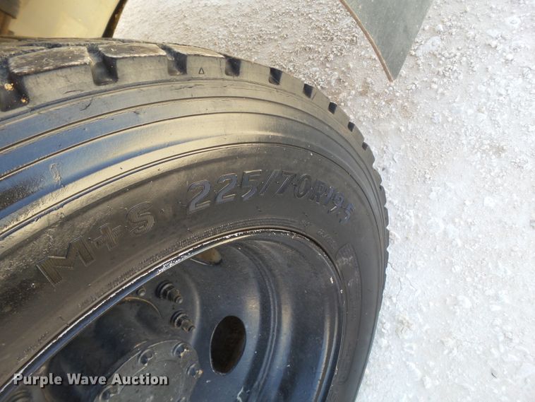 image for item FL9394 2014 Ford F550 Super Duty Crew Cab flatbed truck