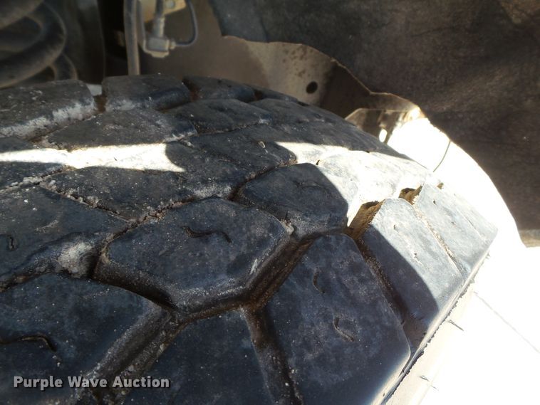 image for item FL9394 2014 Ford F550 Super Duty Crew Cab flatbed truck