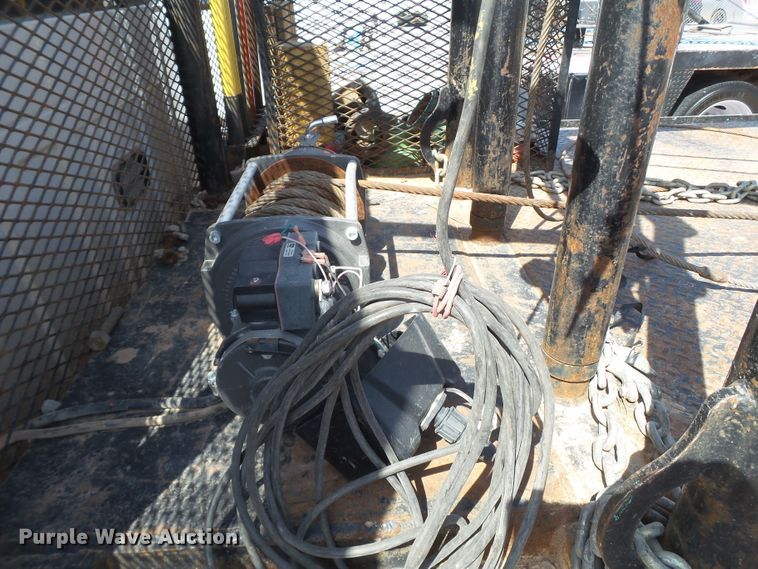 image for item FL9395 2016 Ford F550 Super Duty flatbed truck