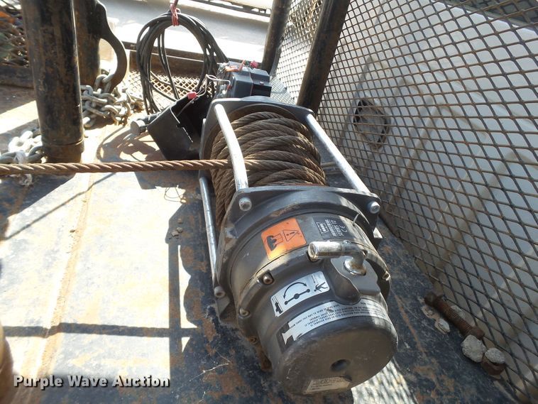 image for item FL9395 2016 Ford F550 Super Duty flatbed truck