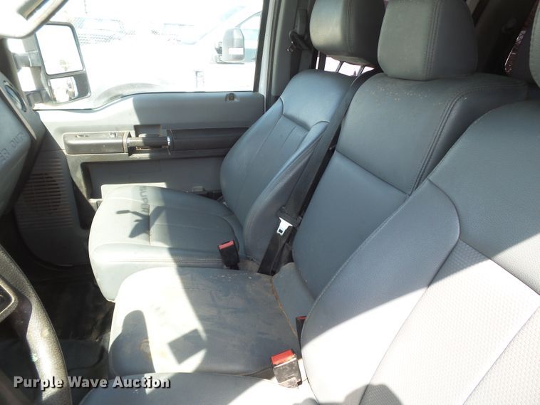 image for item FL9395 2016 Ford F550 Super Duty flatbed truck