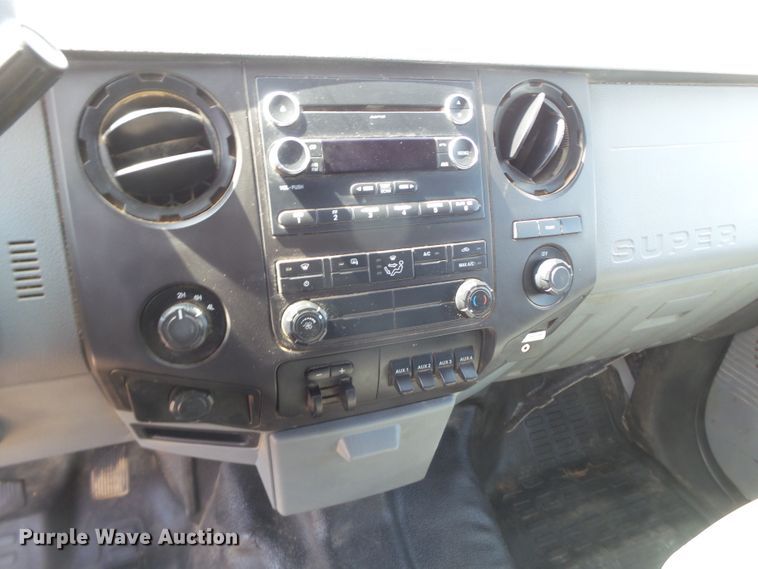 image for item FL9395 2016 Ford F550 Super Duty flatbed truck