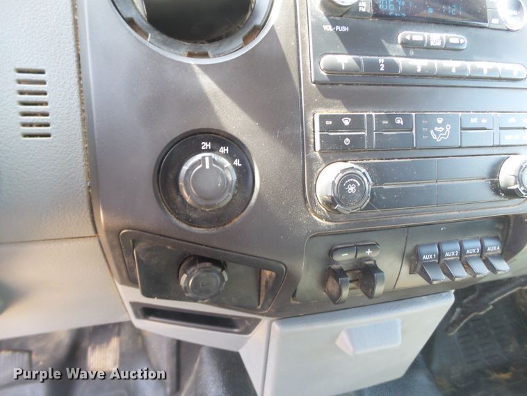 image for item FL9395 2016 Ford F550 Super Duty flatbed truck