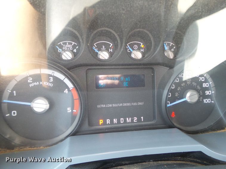 image for item FL9395 2016 Ford F550 Super Duty flatbed truck