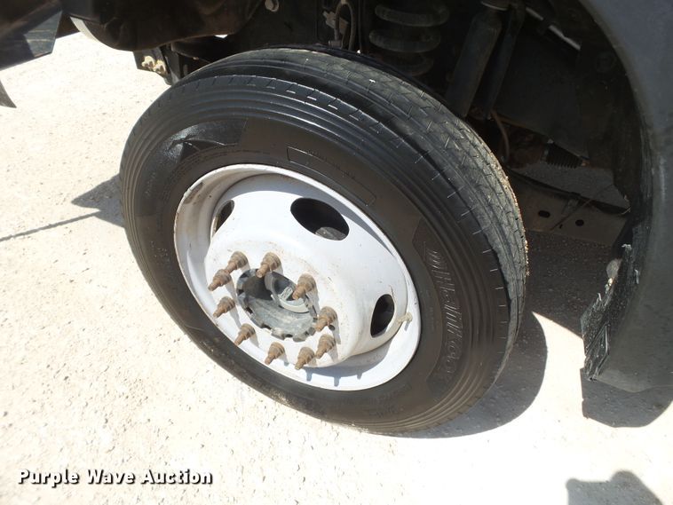 image for item FL9395 2016 Ford F550 Super Duty flatbed truck