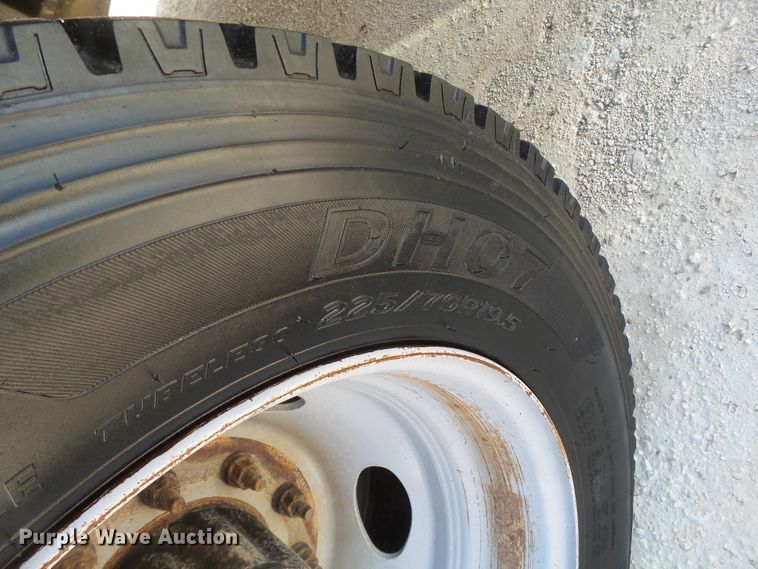 image for item FL9395 2016 Ford F550 Super Duty flatbed truck