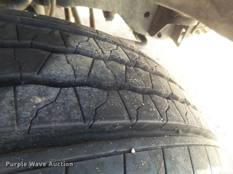 image for item FL9395 2016 Ford F550 Super Duty flatbed truck