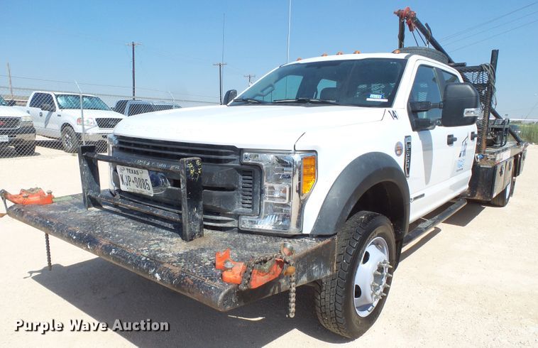 image for item FL9396 2017 Ford F550 Super Duty flatbed truck