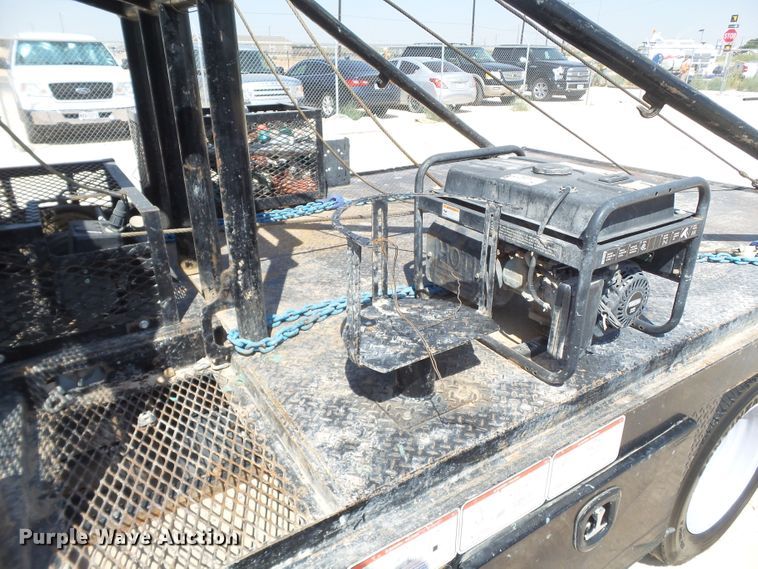 image for item FL9396 2017 Ford F550 Super Duty flatbed truck