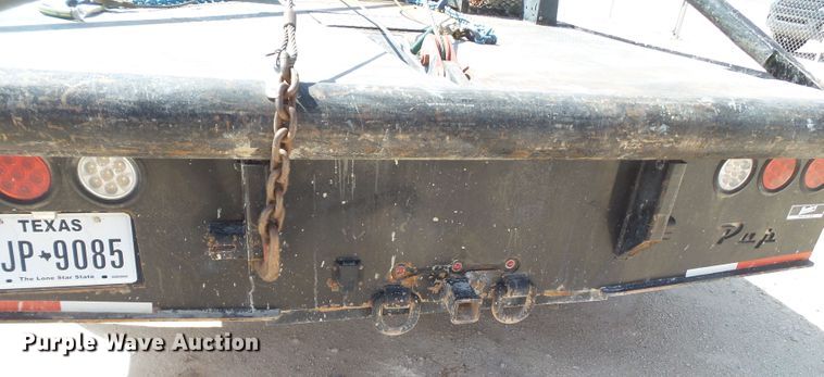 image for item FL9396 2017 Ford F550 Super Duty flatbed truck