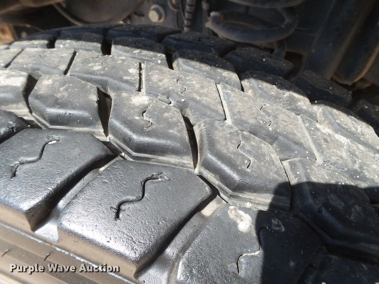 image for item FL9396 2017 Ford F550 Super Duty flatbed truck