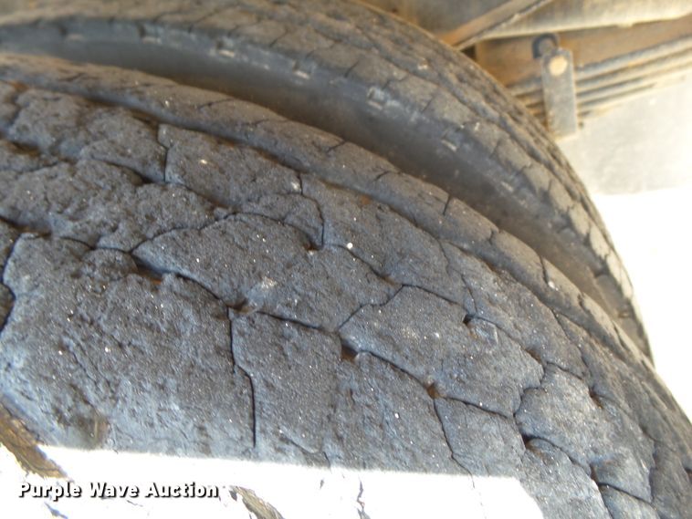 image for item FL9396 2017 Ford F550 Super Duty flatbed truck