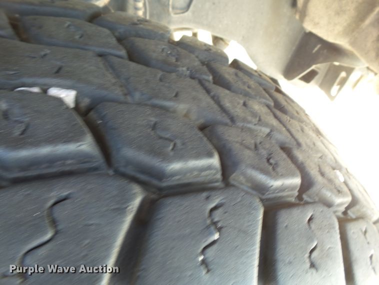 image for item FL9396 2017 Ford F550 Super Duty flatbed truck