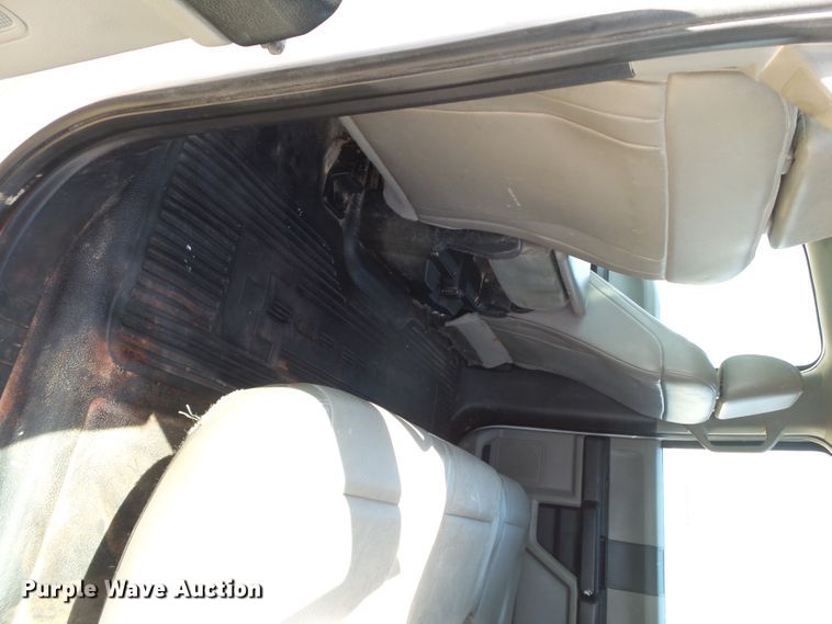 image for item FL9396 2017 Ford F550 Super Duty flatbed truck