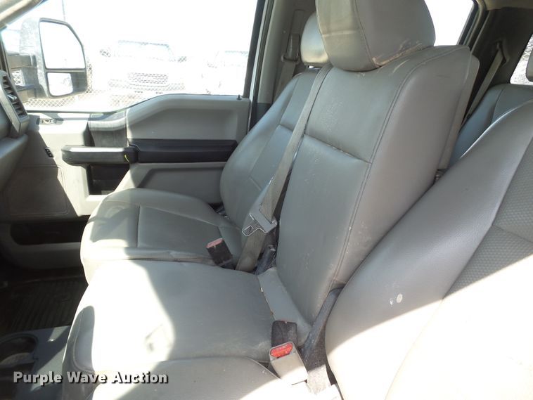 image for item FL9396 2017 Ford F550 Super Duty flatbed truck