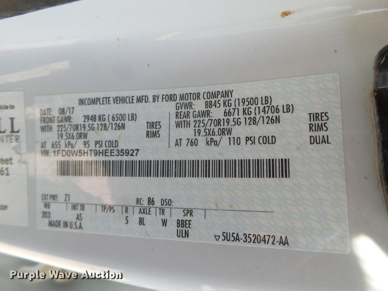 image for item FL9396 2017 Ford F550 Super Duty flatbed truck