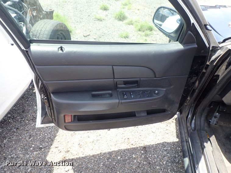 image for item DE0860 2011 Ford Crown Victoria Police Interceptor