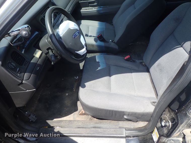 image for item DE0860 2011 Ford Crown Victoria Police Interceptor