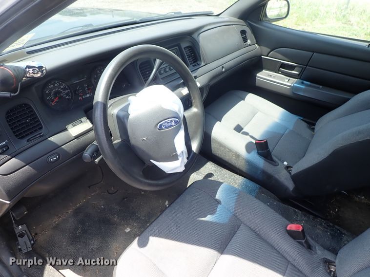 image for item DE0860 2011 Ford Crown Victoria Police Interceptor
