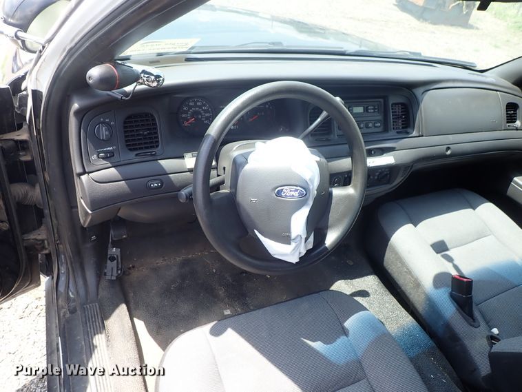 image for item DE0860 2011 Ford Crown Victoria Police Interceptor