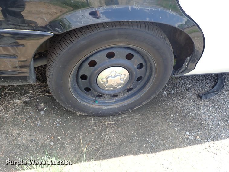 image for item DE0860 2011 Ford Crown Victoria Police Interceptor