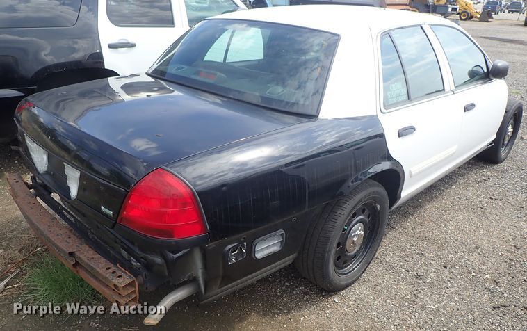 image for item DE0861 2010 Ford Crown Victoria Police Interceptor