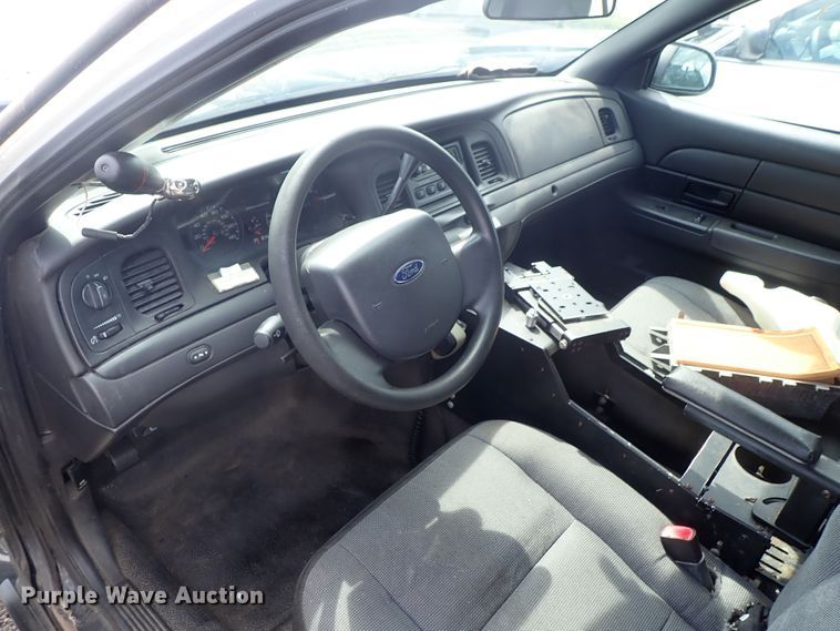 image for item DE0861 2010 Ford Crown Victoria Police Interceptor