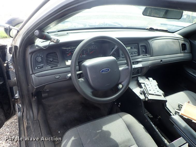 image for item DE0861 2010 Ford Crown Victoria Police Interceptor