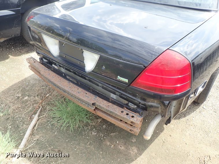 image for item DE0861 2010 Ford Crown Victoria Police Interceptor