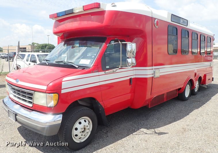 image for item DE0867 1993 Ford Econoline E350 command center bus