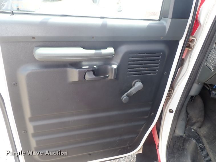 image for item DE0867 1993 Ford Econoline E350 command center bus