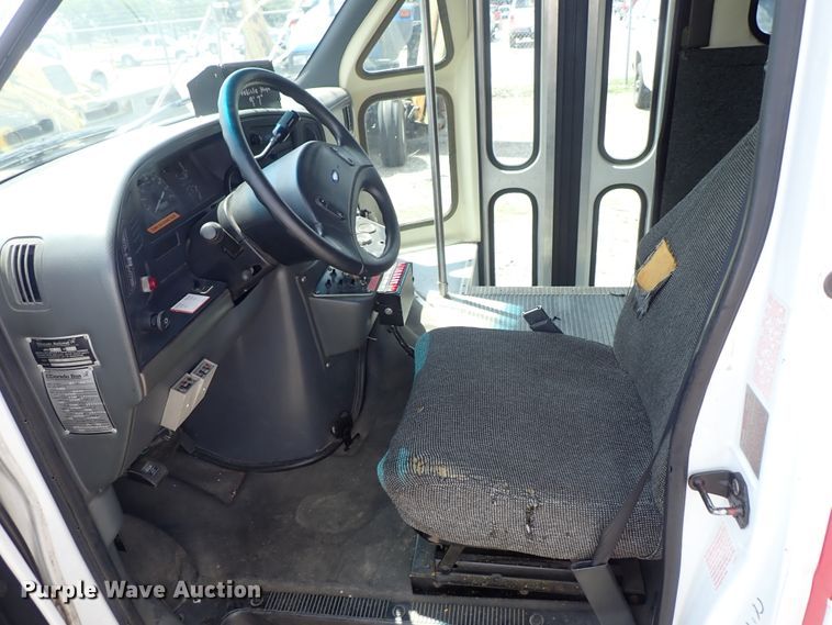 image for item DE0867 1993 Ford Econoline E350 command center bus