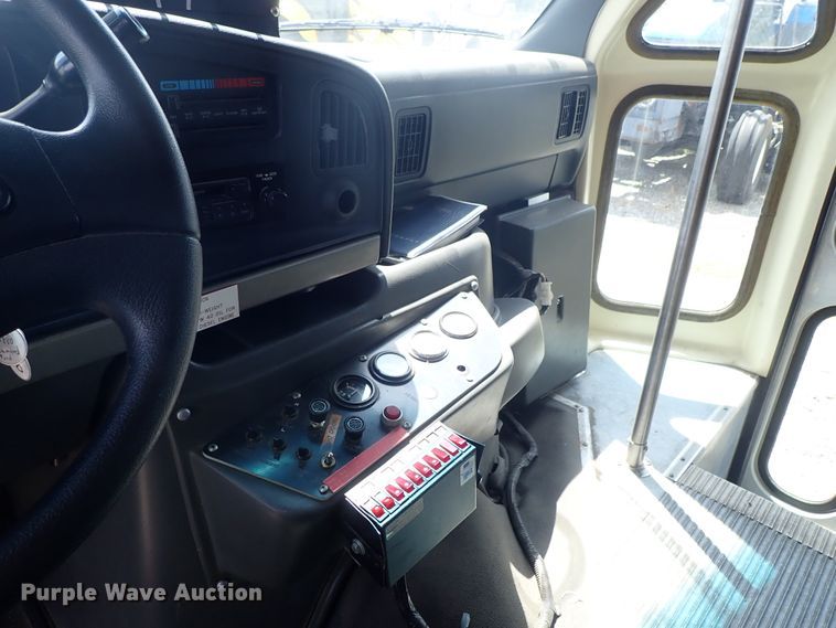 image for item DE0867 1993 Ford Econoline E350 command center bus