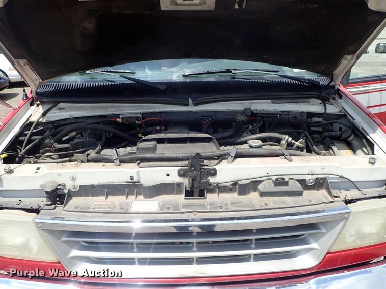 image for item DE0867 1993 Ford Econoline E350 command center bus