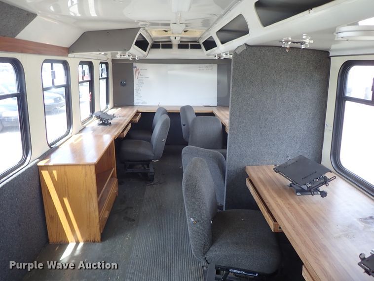 image for item DE0867 1993 Ford Econoline E350 command center bus