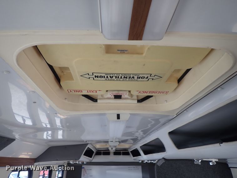 image for item DE0867 1993 Ford Econoline E350 command center bus