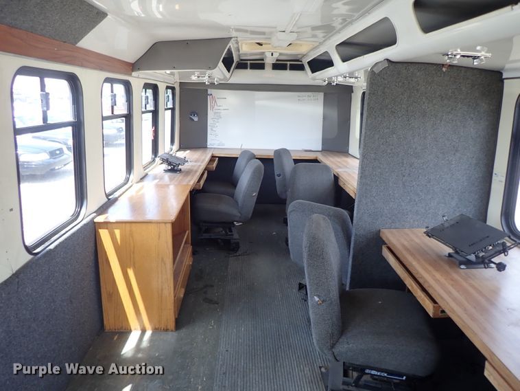 image for item DE0867 1993 Ford Econoline E350 command center bus