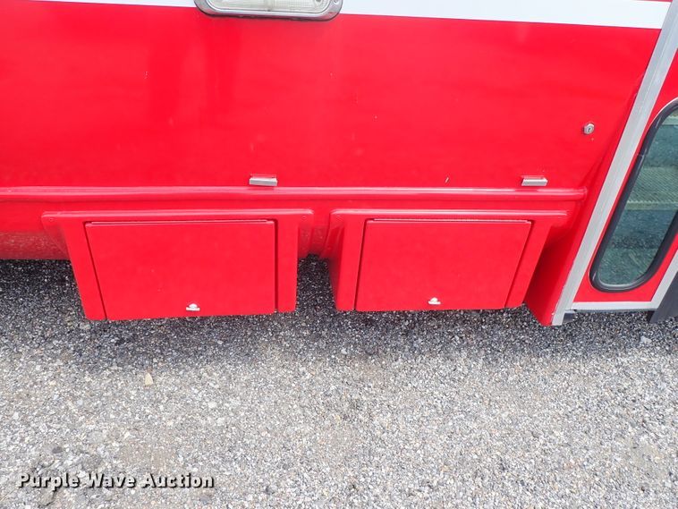 image for item DE0867 1993 Ford Econoline E350 command center bus