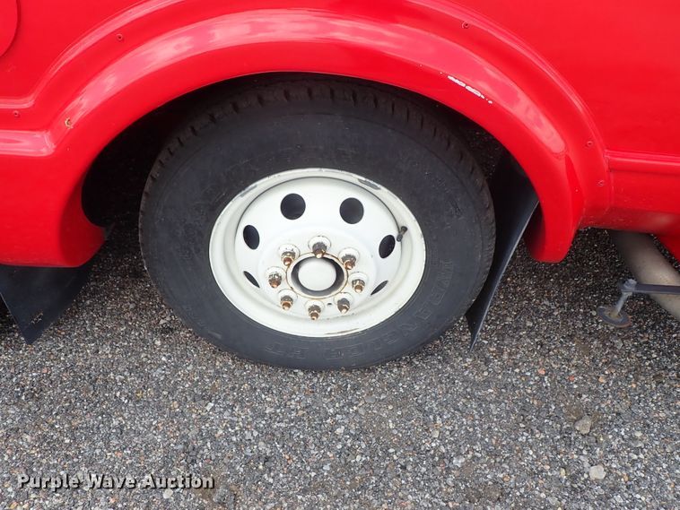 image for item DE0867 1993 Ford Econoline E350 command center bus