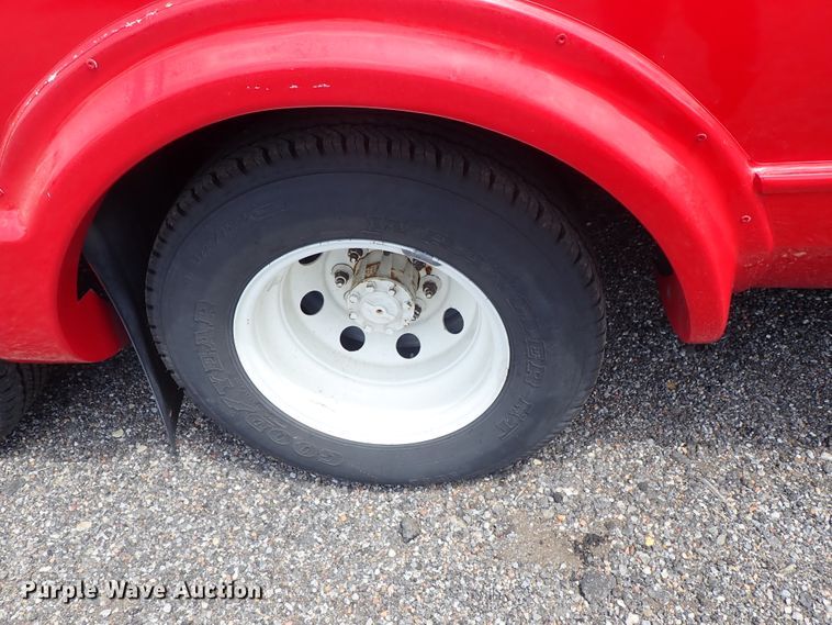 image for item DE0867 1993 Ford Econoline E350 command center bus