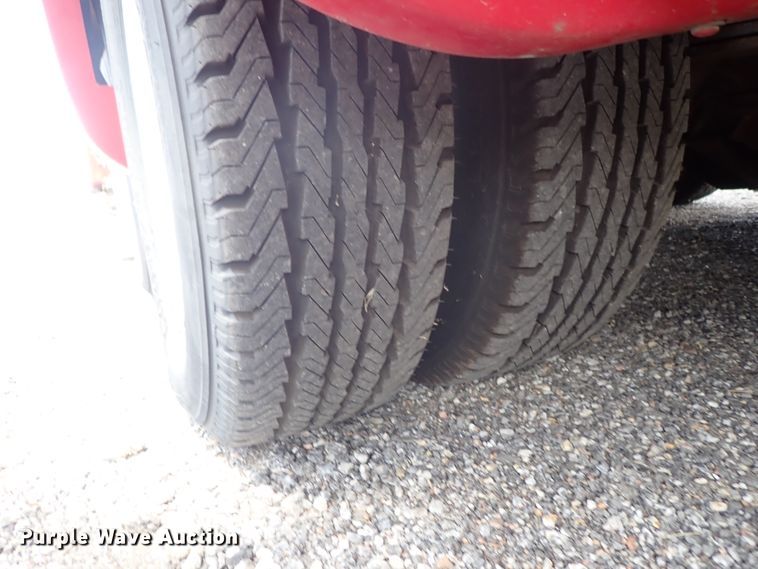 image for item DE0867 1993 Ford Econoline E350 command center bus