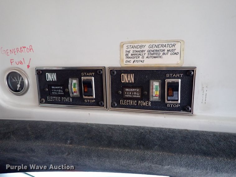 image for item DE0867 1993 Ford Econoline E350 command center bus