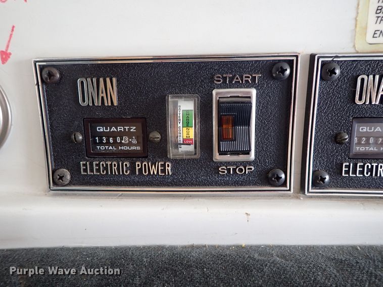 image for item DE0867 1993 Ford Econoline E350 command center bus